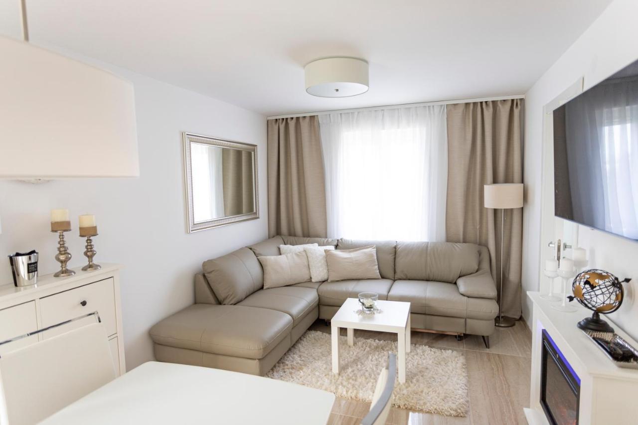 Luxury Mantinela