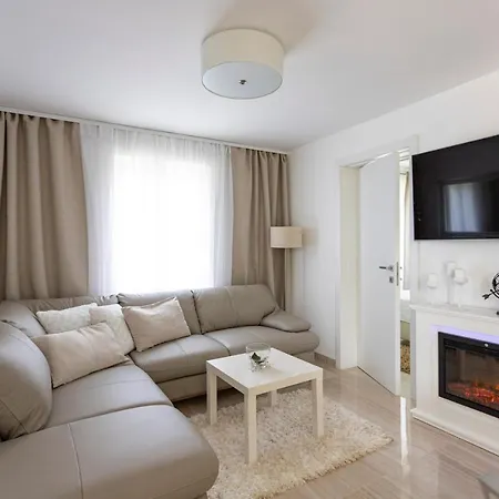 Luxury Mantinela Apartment Malinska Exterior photo